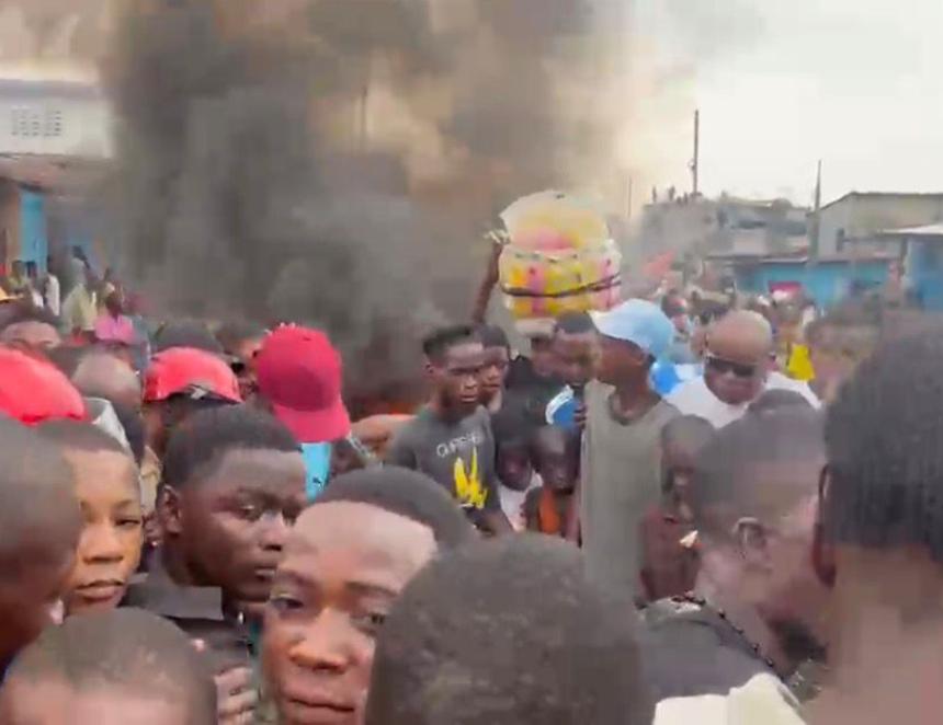 Capture d'écran. Vive tension sur la route Elengesa 