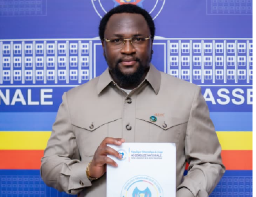 Le député national Alfred Dibandi Nzondomyo 