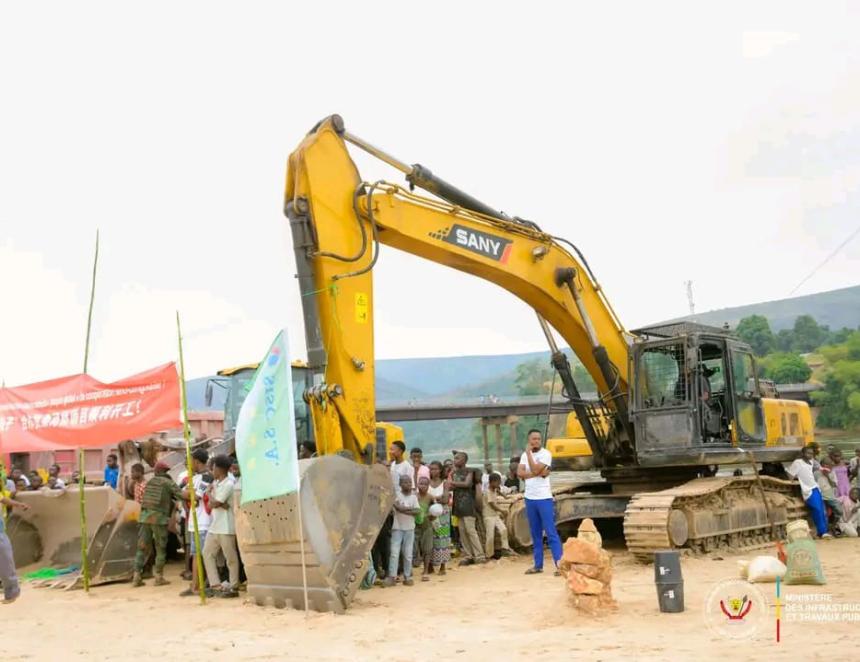  lancement des travaux de construction d'un nouveau pont sur la rivière Kwango