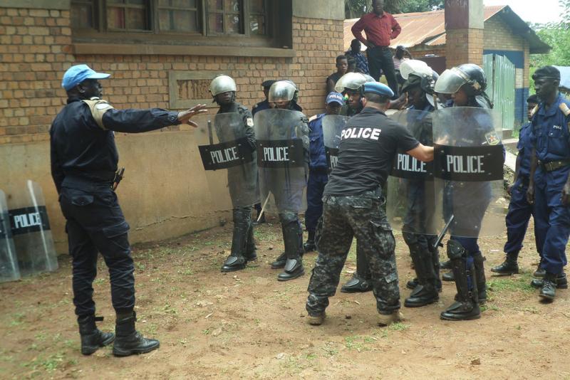 Quelques élements de la police anti-émeute Quelques élements de la police anti-émeute