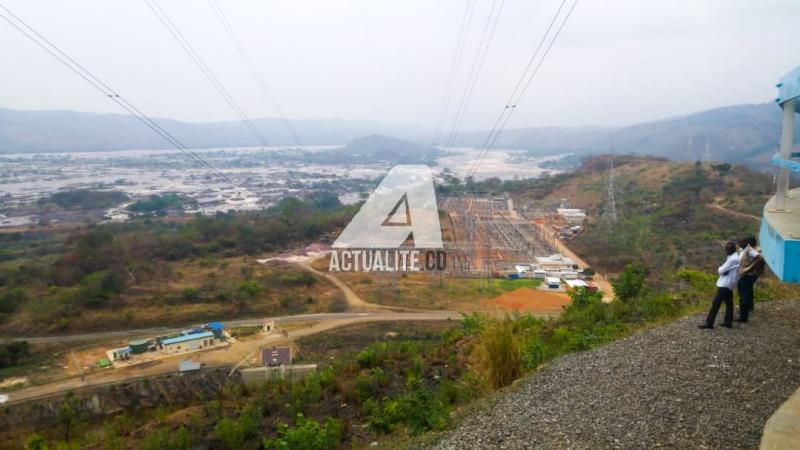 Une ligne haute tension partant de la centrale d'Inga vers Kinshasa (Photo Fonseca Mansianga/ACTUALITE.CD) Une ligne haute tension partant de la centrale d'Inga vers Kinshasa (Photo Fonseca Mansianga/ACTUALITE.CD)