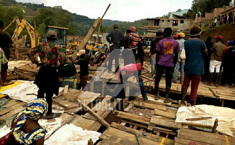 Travaux de démolition / Ph. Justin Mwamba Travaux de démolition / Ph. Justin Mwamba