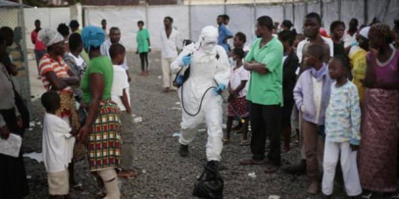 Le basketteur Néhémie Makanda. (Photo tiers) Un agent de riposte contre Ebola à Beni ! Ph: Droits tiers