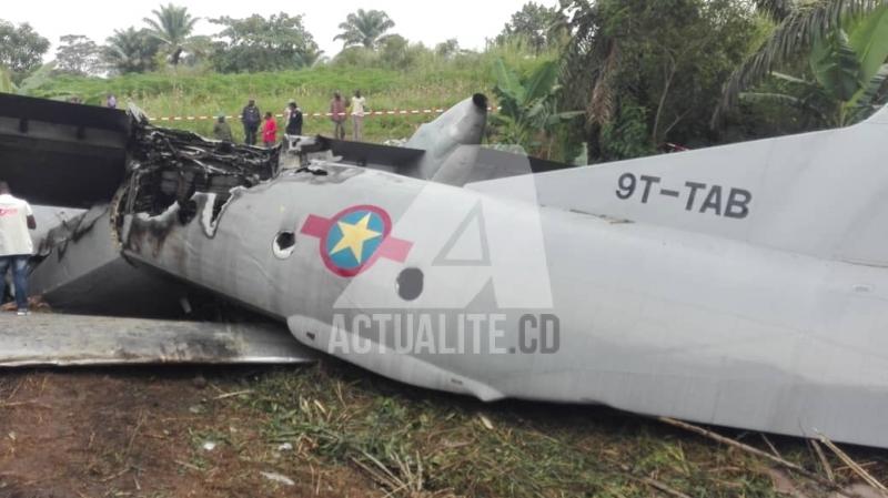 Crash d'un aéronef de l'armée à l'aéroport de Beni/Ph Yassin Kombi ACTUALITE.CD Crash d'un aéronef de l'armée à l'aéroport de Beni/Ph Yassin Kombi ACTUALITE.CD