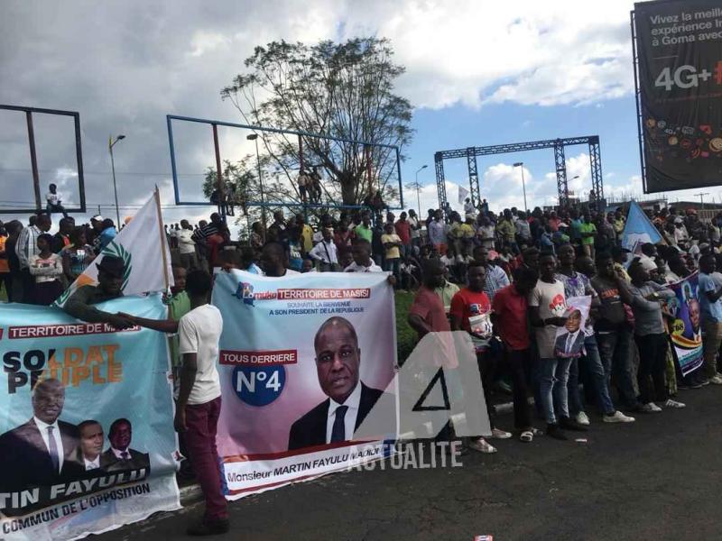 Les militants de l'opposition à l'aéroport de Goma pour accueillir Martin Fayulu Les militants de l'opposition à l'aéroport de Goma pour accueillir Martin Fayulu