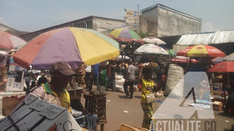 Un marché de Kinshasa Un marché de Kinshasa