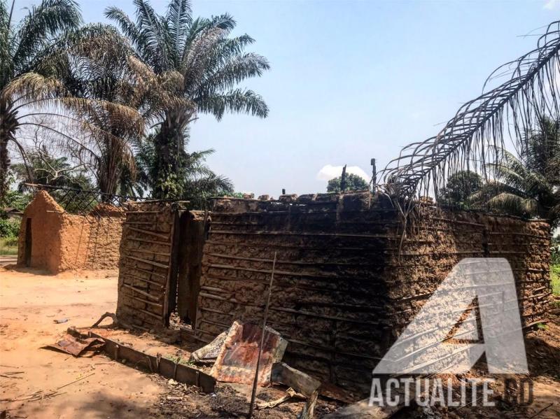 Maisons incendiées lors des violences communautaires à Yumbi. Maisons incendiées lors des violences communautaires à Yumbi.