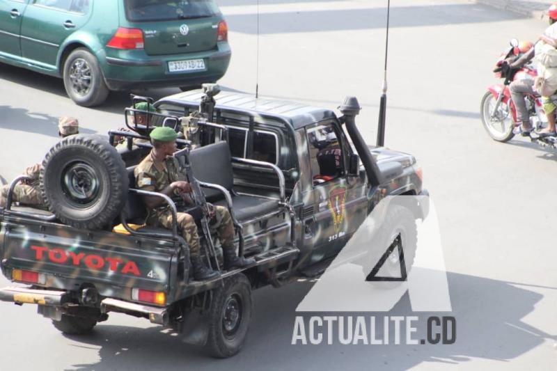 Illustration/Un car des FARDC en circulation sur le boulevard Kanyamuhanga/Ph Ley Uwera ACTUALITE.CD Illustration/Un car des FARDC en circulation sur le boulevard Kanyamuhanga/Ph Ley Uwera ACTUALITE.CD