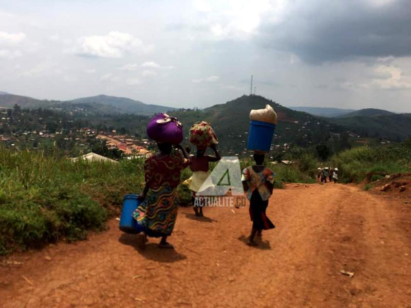 Les déplacés de Djugu se dirigent vers Bunia/Ph ACTUALITE.CD Les déplacés de Djugu se dirigent vers Bunia/Ph ACTUALITE.CD