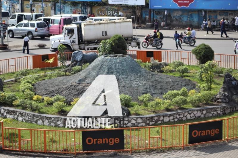 Le rond-point Signers sculpté à l'image du volcan Nyiragongo/Ph Ley Uwera ACTUALITE.CD Le rond-point Signers sculpté à l'image du volcan Nyiragongo/Ph Ley Uwera ACTUALITE.CD