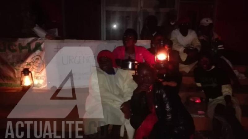 Des militants Lucha devant le QG de Airtel à Beni Des militants Lucha devant le QG de Airtel à Beni
