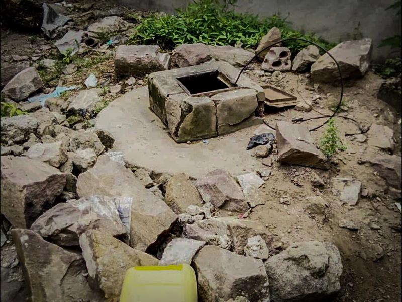 Un puits construit dans une parcelle au quartier Mazal à Mont Ngafula. Un puits construit dans une parcelle au quartier Mazal à Mont Ngafula.