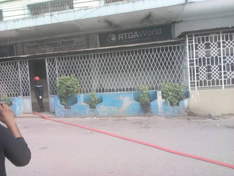 L'intervention des pompiers dans le bâtiment de RTGA et Le Potentiel L'intervention des pompiers dans le bâtiment de RTGA et Le Potentiel