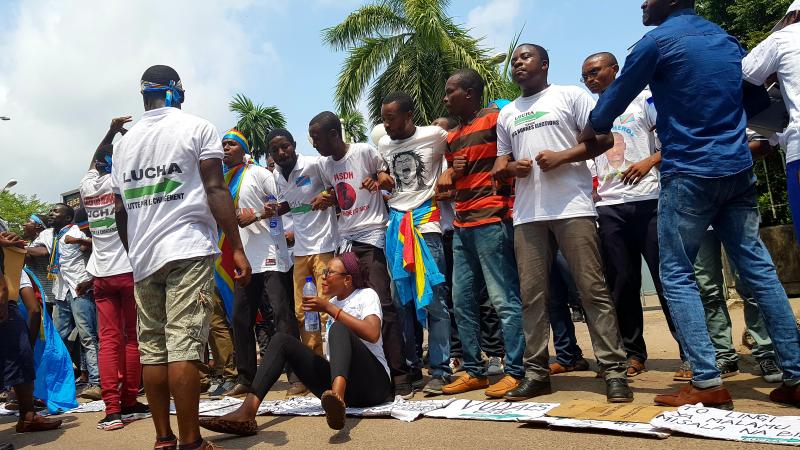 Des militants Lucha à Kinshasa / Ph . Christine Tshibuyi Des militants Lucha à Kinshasa / Ph . Christine Tshibuyi