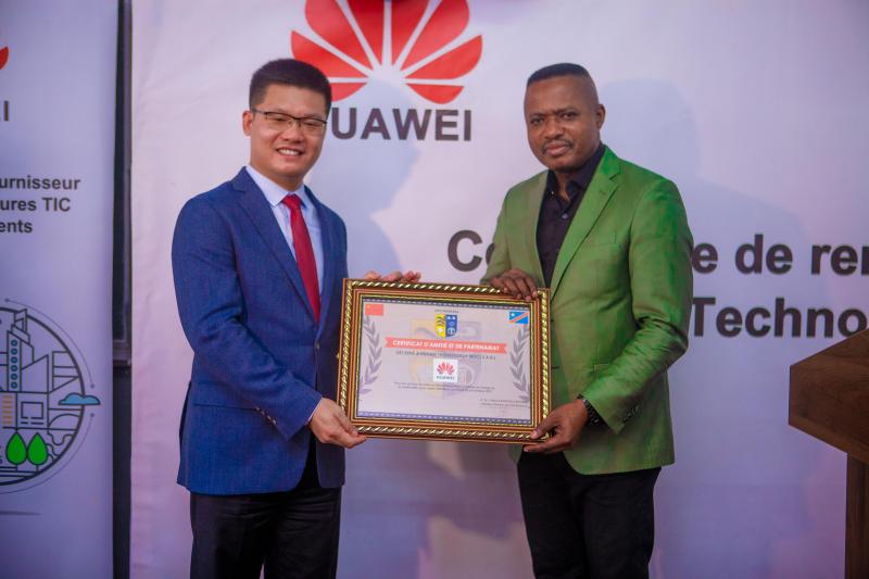 Huawei DRC donates IT equipment for ICT ACADEMY to ISTA Kinshasa