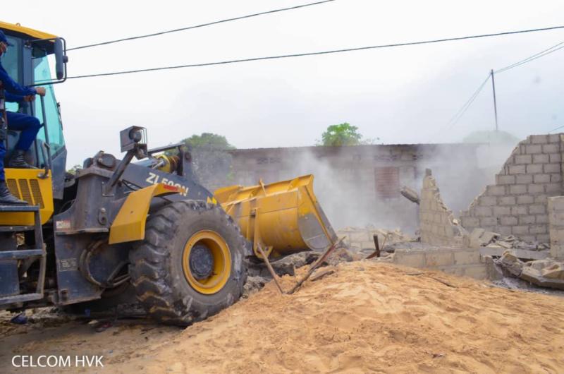 Kinshasa-Limete : des constructions "anarchiques" le long du chemin du fer  démolies | Actualite.cd
