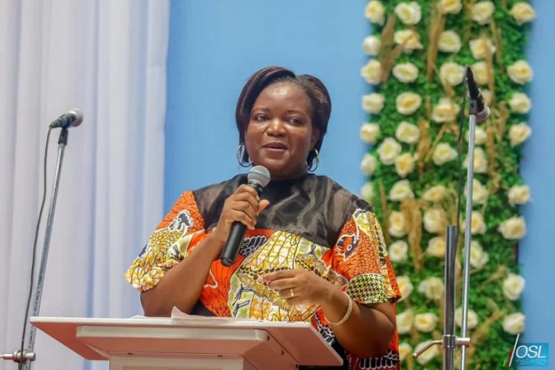 Présidentielle en RDC : « nous encourageons les femmes à se prononcer et postuler », Carine Kanku Présidentielle en RDC : « nous encourageons les femmes à se prononcer et postuler », Carine Kanku