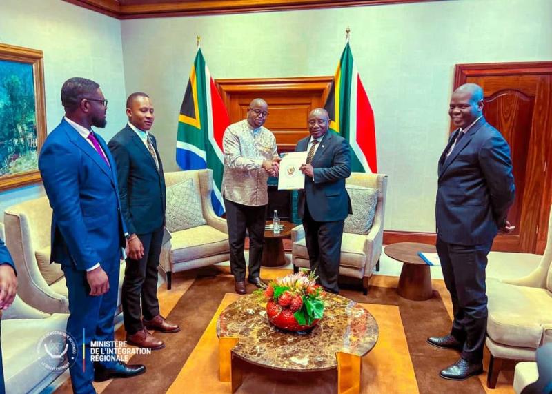 Félix Tshisekedi tiếp tục chiến dịch ngoại giao với thông điệp bí mật gửi João Lourenço và Cyril Ramaphosa