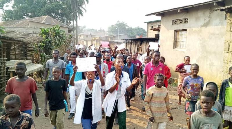 Manifestation de la population à Kasongolunda 