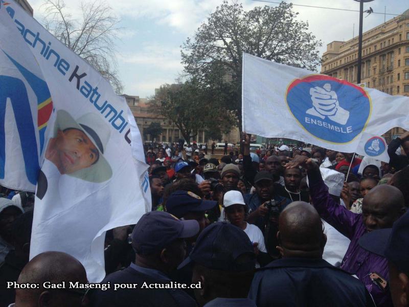 Lubumbashi : l’opposant John Mbangu libéré après plusieurs semaines de détention