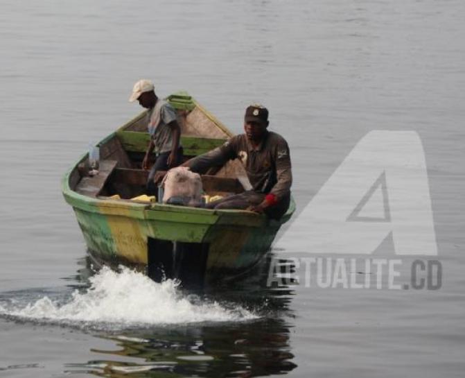 Des pecheurs sur le lac Kivu /Ley Uwera 