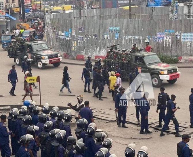 Militaires et policiers déployés pour réprimer la marche de l'opposition à Kinshasa