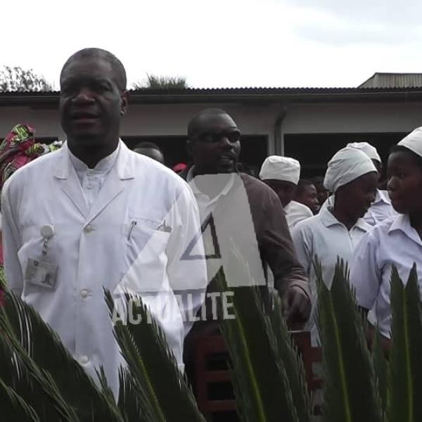 Dr Denis Mukwege ovationné par à Panzi