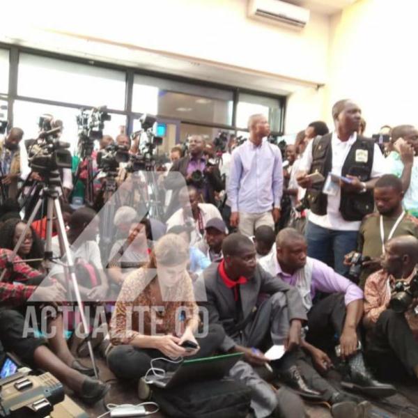 Les journalistes en attente de la conférence de presse de Corneille Nangaa au siège de la CENI à Kinshasa/Ph Christine Tshibuyi ACTUALITE.CD