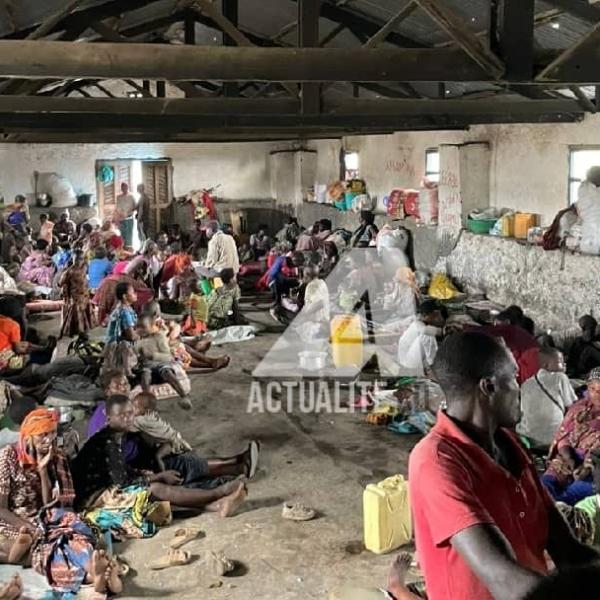 Les déplacés en provenance de Masisi accueillis dans un hangar à Mugunga 