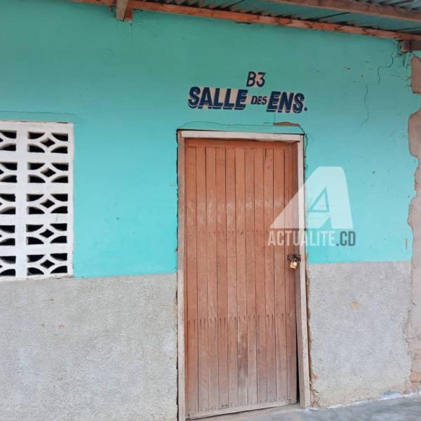 Une salle de classe fermée à Bandundu 