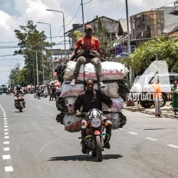 Les déplacés de Sake arrivant à Goma
