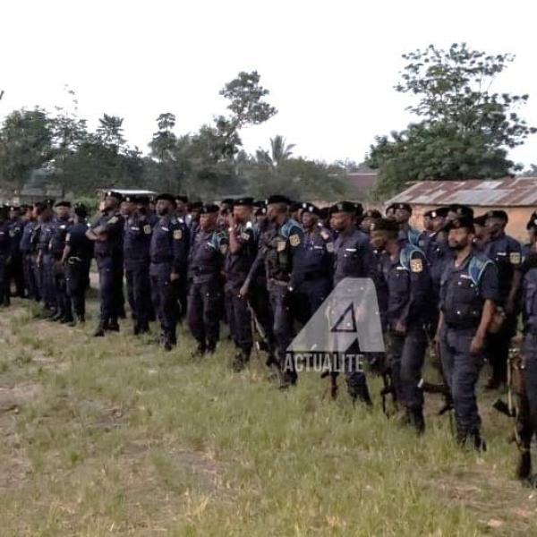 Une parade de la police à Kisangani