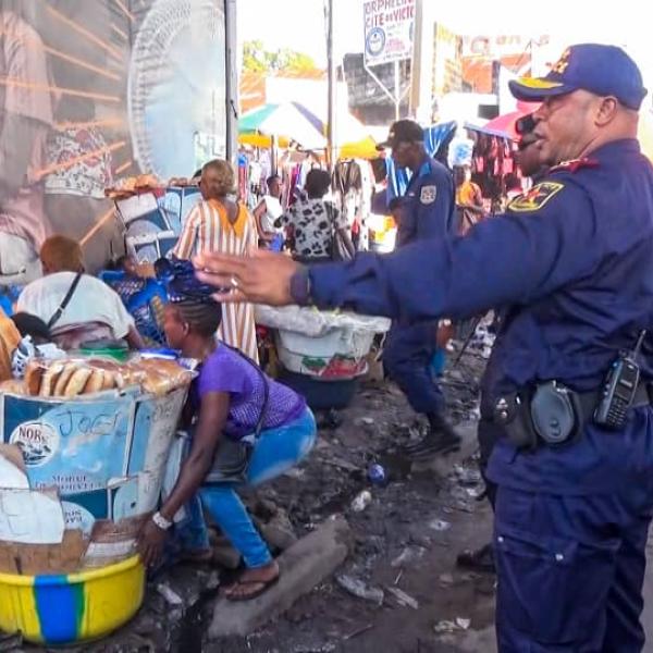 Le commissaire divisionnaire de la police ville de Kinshasa, Israël Kantu à Pompage