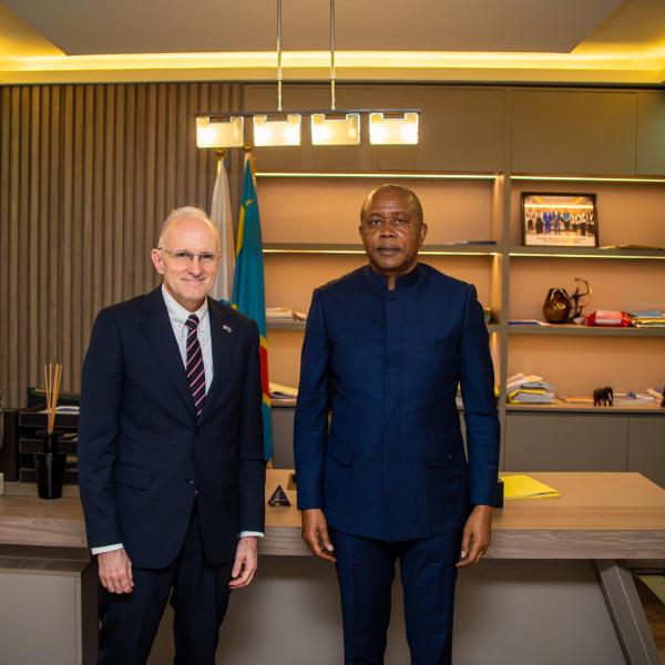 Denis Kadima et Ian J. McCary, chargé d’affaires de l’ambassade des États-Unis en RDC